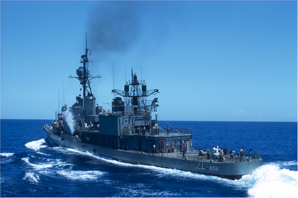 USS Higbee  DDDDR-806   Destroyer  World/'s Greatest Navy Embroidered 2-Sided Blue Satin Jacket