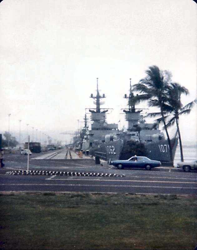 File:USS Ouellet (FF-1077) and USS Whipple (FF-1062) at Pearl Harbor in  1984.JPEG - Wikimedia Commons