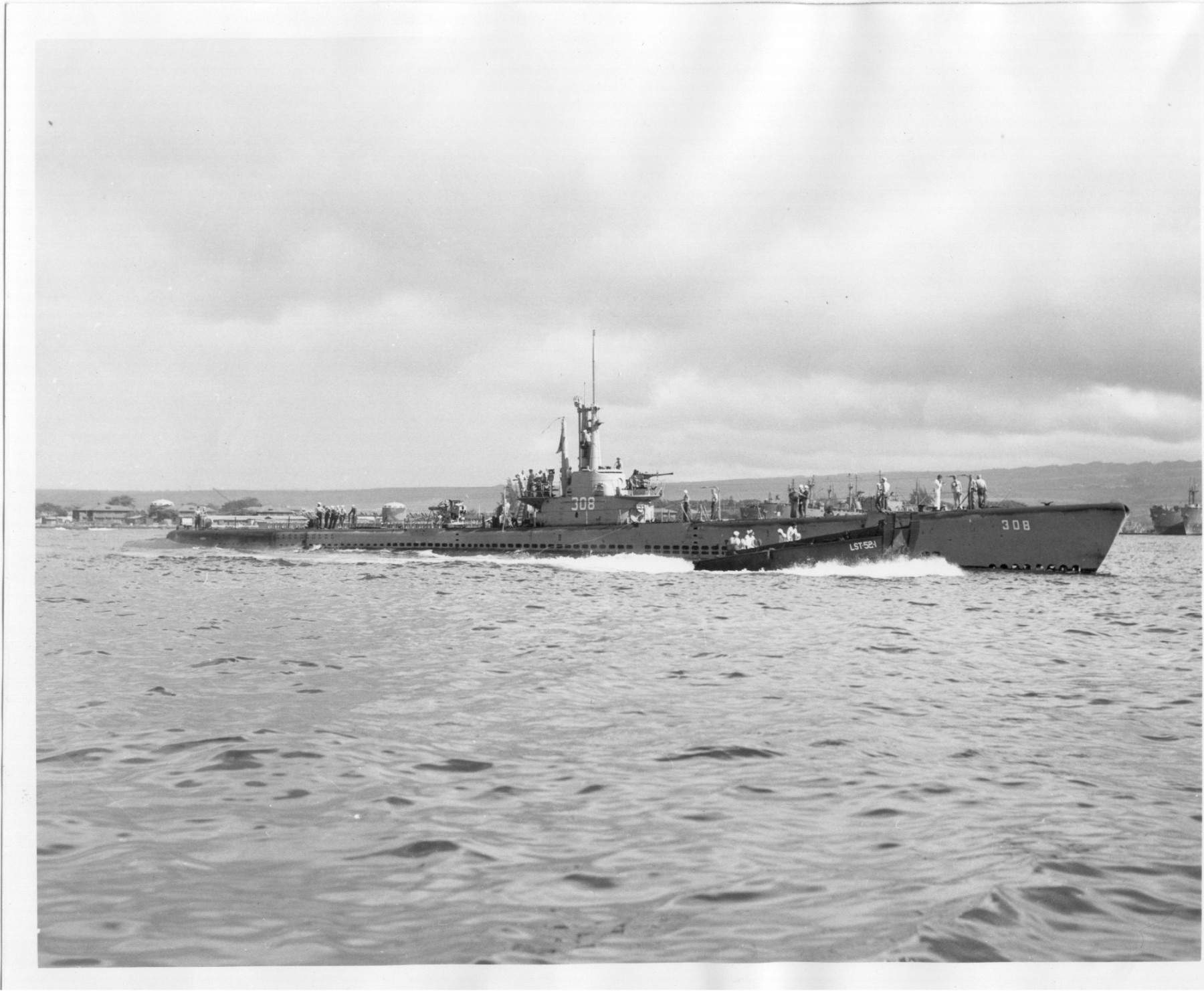 Bugs Bunny on Torpedo USS Apogon SS 308 3 inch BC Patch Cat No c5664