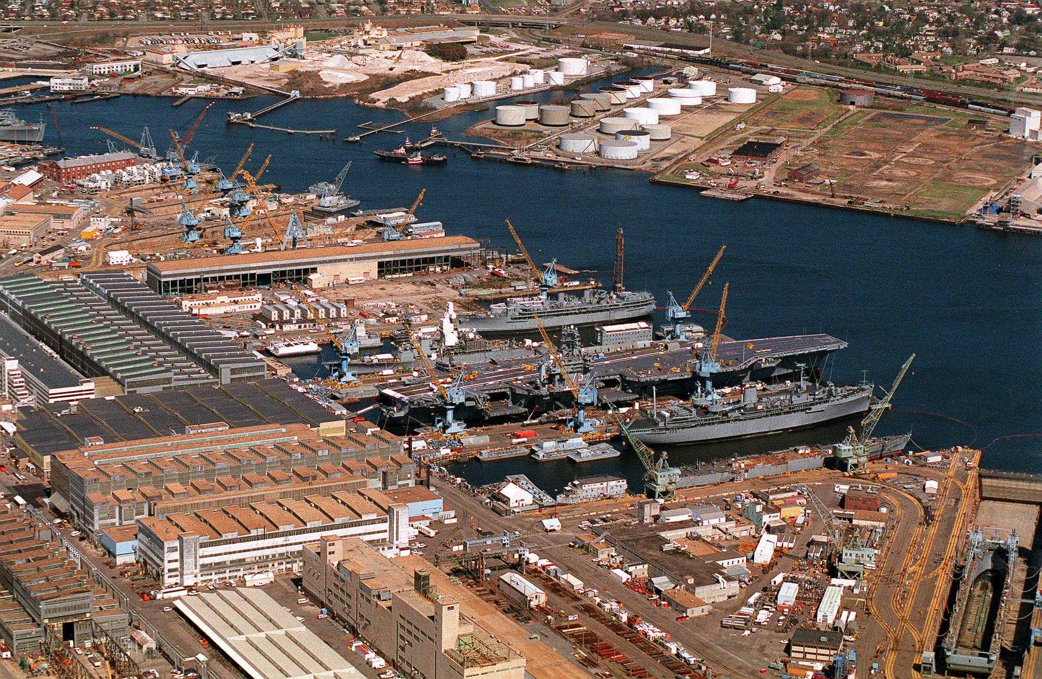 Верфь. Военно-морская верфь «Норфолк», США.. Norfolk Naval Shipyard. Norfolk порт США. Военно-морская верфь в Портсмуте в США.