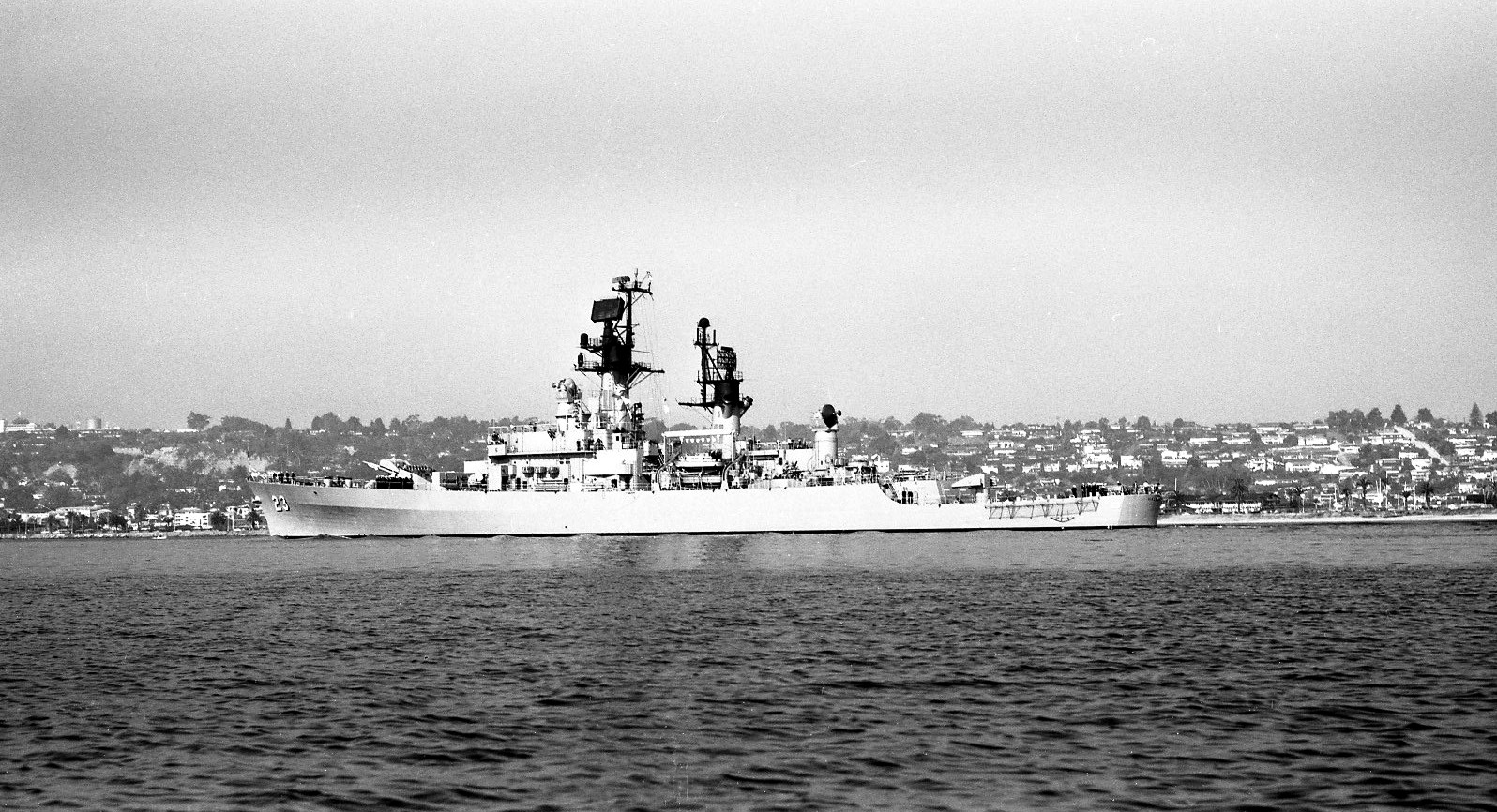 Cruiser Photo Index DLG/CG 23 USS HALSEY - Navsource - Photographic History of the U.S ...