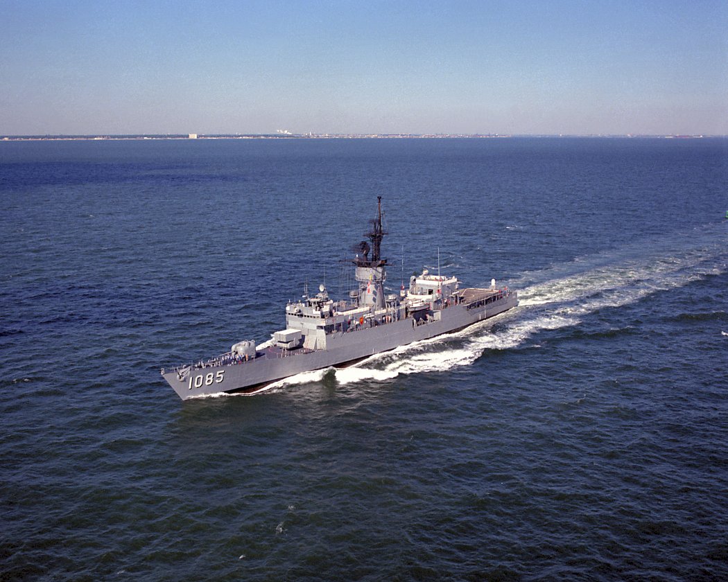 Beary FF-1085 postcard  US Navy Ship Knox-class Frigate USS Donald B 