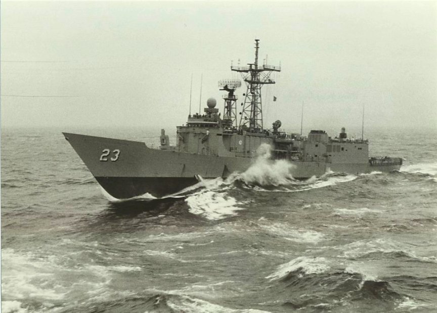 USS Oliver Hazard Perry class. Фрегат ВОВ. USS Lewis b. Puller. Ffg7.